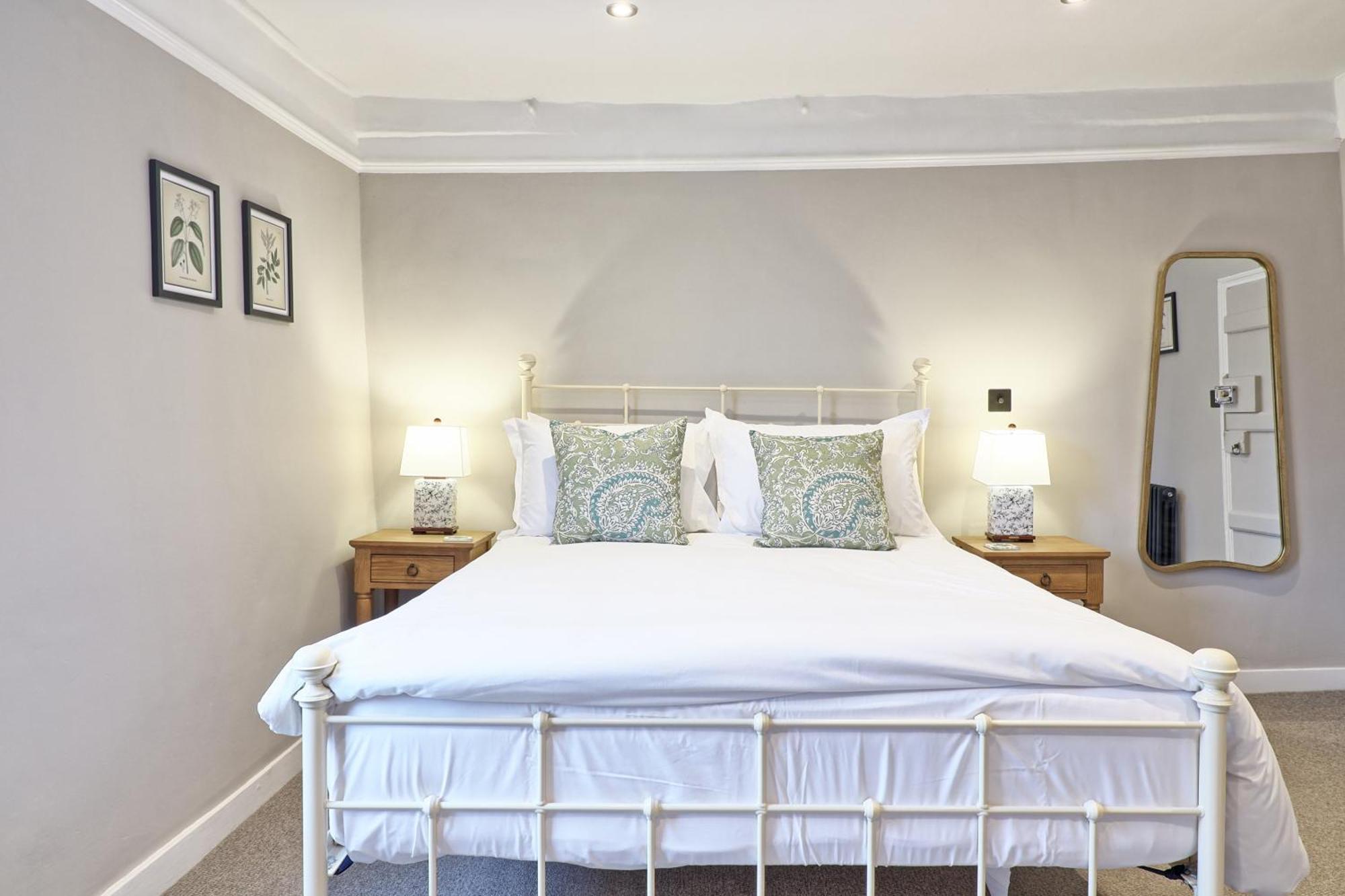 Ranfield'S Brasserie Hotel Rooms Coggeshall Exterior photo
