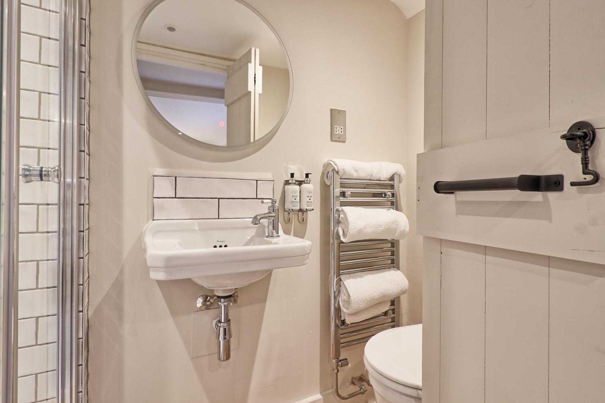 Ranfield'S Brasserie Hotel Rooms Coggeshall Exterior photo